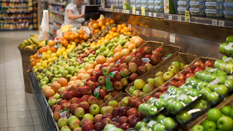 Экономист рассказал, какие «новогодние» продукты вырастут в цене с 1 декабря