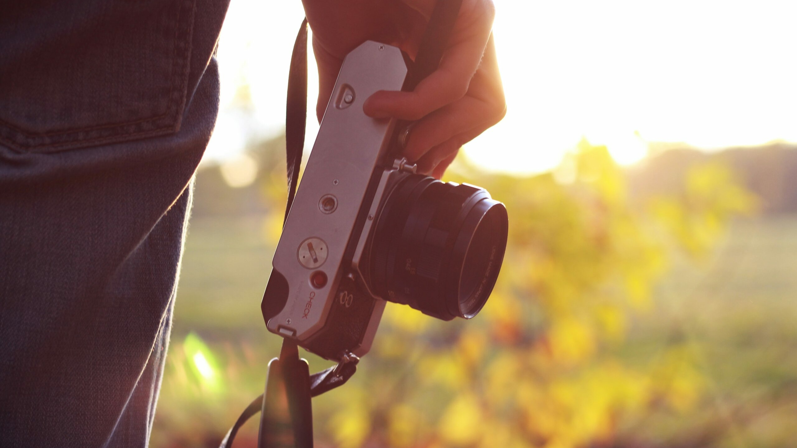 Вместо фото – стихи: американские дизайнеры представили AI Poetry Camera