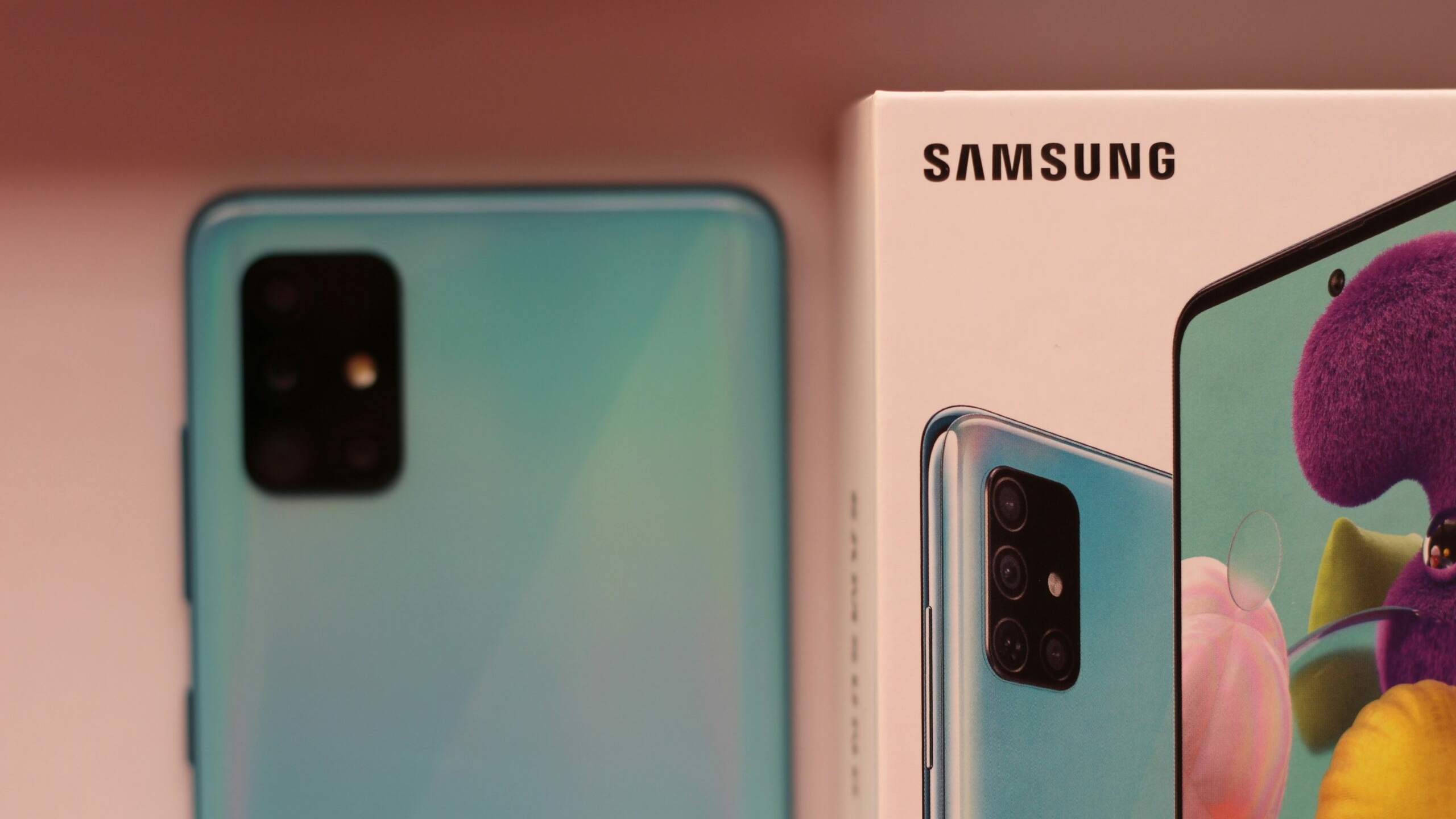 Тонкие флагманы не в тренде: Samsung сворачивает производство Slim-моделей