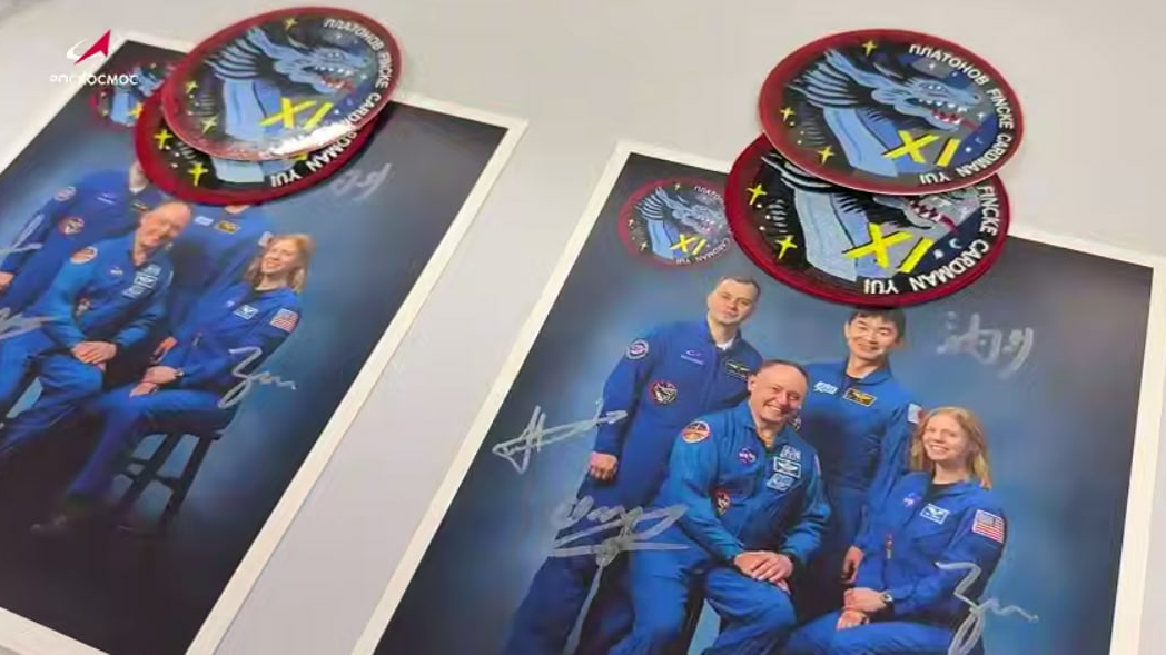 Глава Роскосмоса встретился с экипажем Crew Dragon перед полетом на МКС