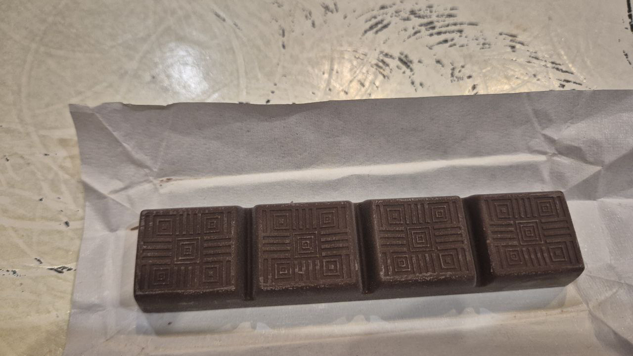 Английские ученые нашли в темном шоколаде снижающий скорость старения компонент