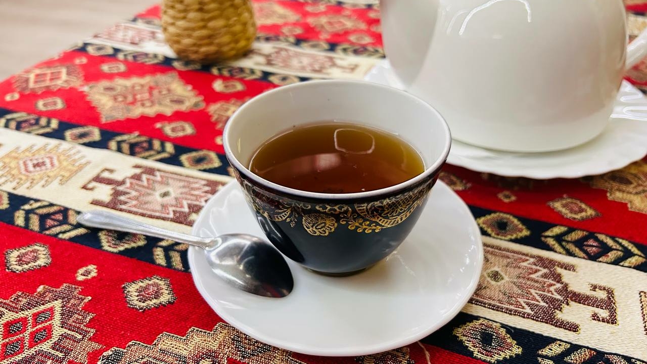 Ученые рассказали, что свежезаваренный чай продлевает жизнь