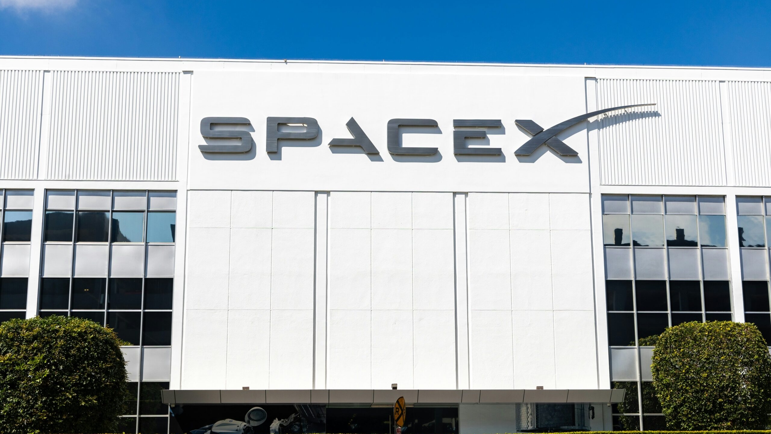 SpaceX планирует разместить дата-центры ИИ на орбите