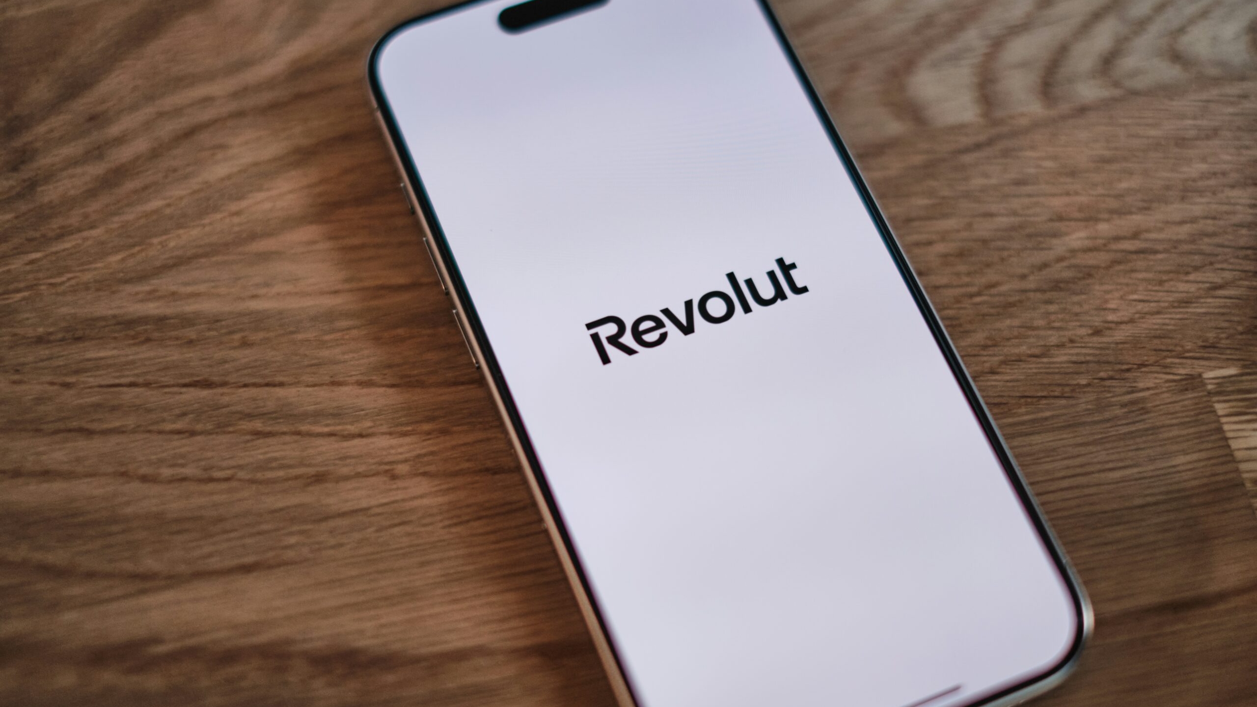 Пользователи Revolut с защищенным Android столкнулись с ограничениями
